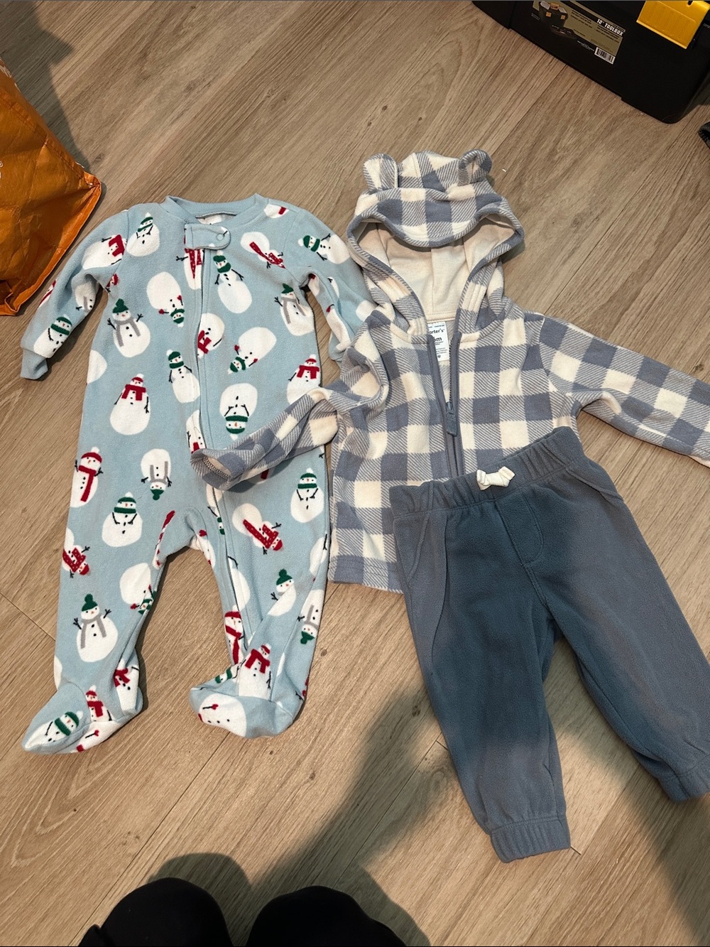 Carters Fleece bundle 3-6/6 months